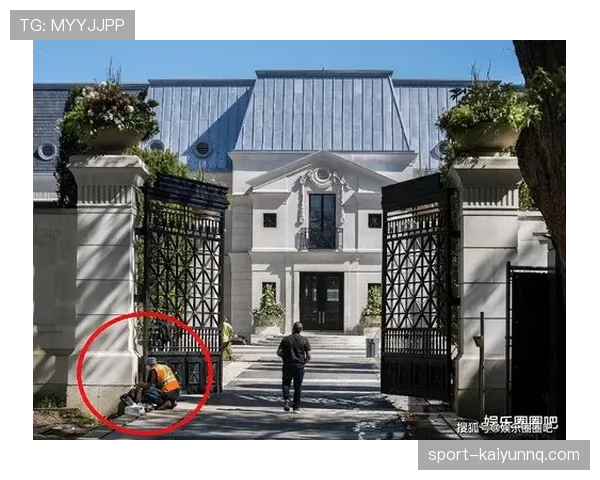 乔恩·琼斯拿着超市塑料袋回豪宅，那画面让我差点笑出声