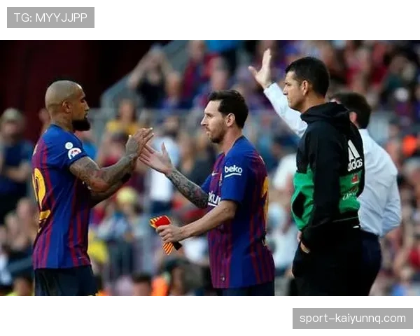 快速任意球规则：裁判允许立即开球的关键条件