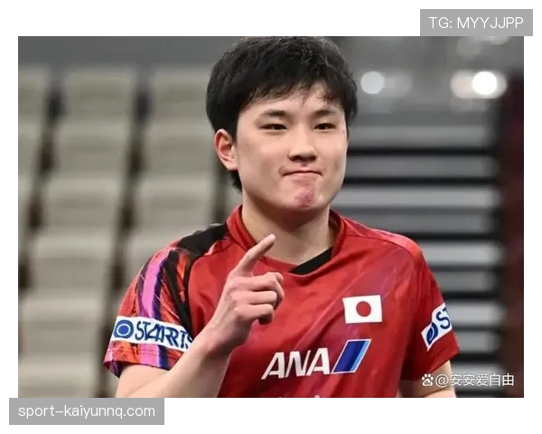 张本智和家的冰箱里塞满了能量胶，训练完直接啃三条